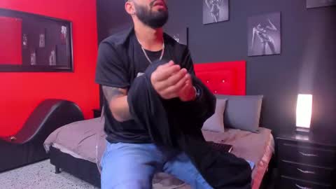 Thia Gomez online show from October 2025 12:17:02 PM