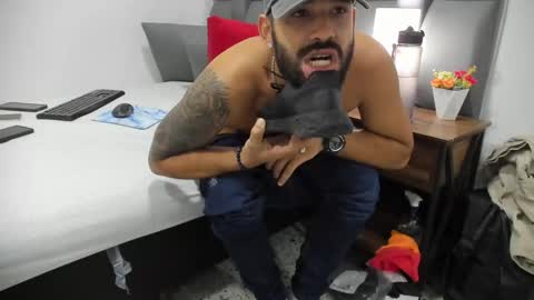 Snapshot of thiagomez17 chatting on March 2026 07:21:02 PM Thia Gomez online show from March 2026 07:21:02 PM