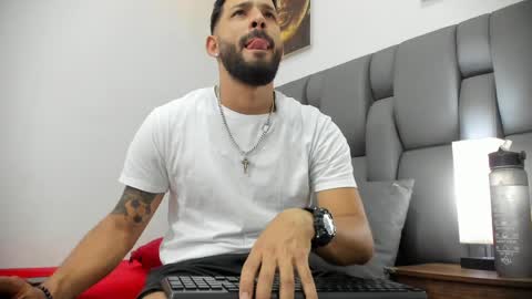 Snapshot of thiagomez17 chatting on March 2026 07:18:02 PM Thia Gomez online show from March 2026 07:18:02 PM