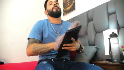 Snapshot of thiagomez17 chatting on April 2026 07:14:01 PM Thia Gomez online show from April 2026 07:14:01 PM