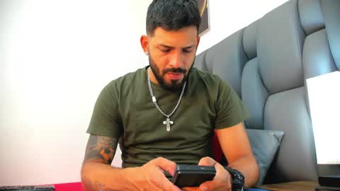 Snapshot of thiagomez17 chatting on April 2026 07:48:01 PM Thia Gomez online show from April 2026 07:48:01 PM