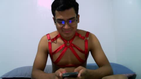 thiagovega_ online show from April 2026 06:47:02 AM