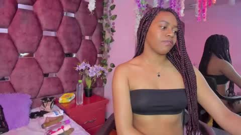 thiana_taylor online show from December 2025 12:01:02 PM