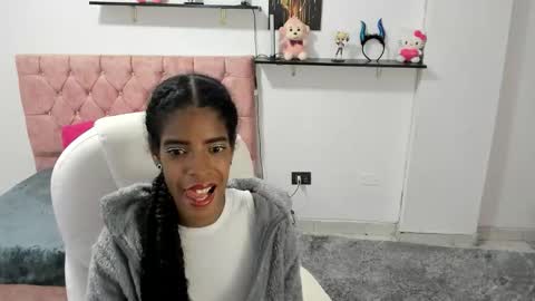 thianahorny online show from November 2025 02:15:02 AM