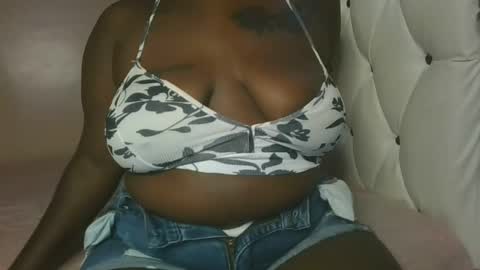 Snapshot of thick_godess chatting on October 2025 09:31:01 AM thick_godess online show from October 2025 09:31:01 AM