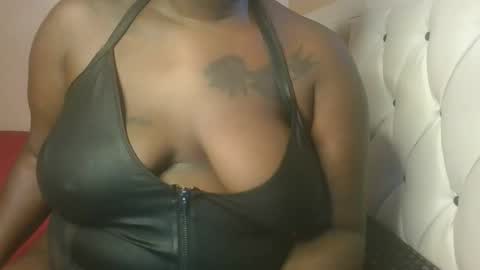 Snapshot of thick_godess chatting on October 2025 08:15:02 AM thick_godess online show from October 2025 08:15:02 AM