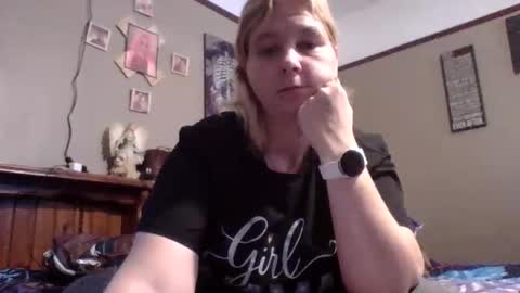 Snapshot of thickblonde_92 chatting on October 2025 02:28:01 PM thickblonde_92 online show from October 2025 02:28:01 PM