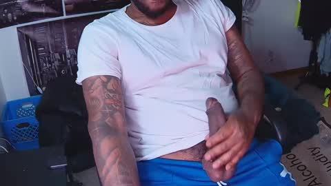 Snapshot of thickchickluver chatting on October 2025 09:54:02 AM thickchickluver online show from October 2025 09:54:02 AM