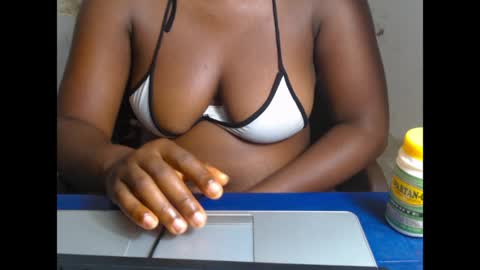 Snapshot of thickebonny7 chatting on March 2026 10:59:01 AM thickebonny7 online show from March 2026 10:59:01 AM