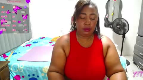 Snapshot of thickebonymilf chatting on June 2026 05:53:02 AM XIOMARA online show from June 2026 05:53:02 AM