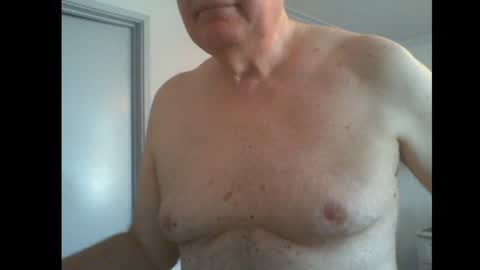 Snapshot of thickmelnik chatting on January 2025 01:03:01 AM James online show from January 2025 01:03:01 AM