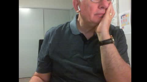 Snapshot of thickmelnik chatting on January 2025 02:19:01 PM James online show from January 2025 02:19:01 PM