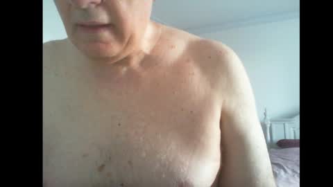 Snapshot of thickmelnik chatting on January 2025 09:11:02 PM James online show from January 2025 09:11:02 PM
