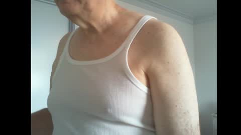 Snapshot of thickmelnik chatting on January 2025 10:33:01 PM James online show from January 2025 10:33:01 PM