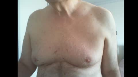 Snapshot of thickmelnik chatting on February 2025 10:52:02 PM James online show from February 2025 10:52:02 PM