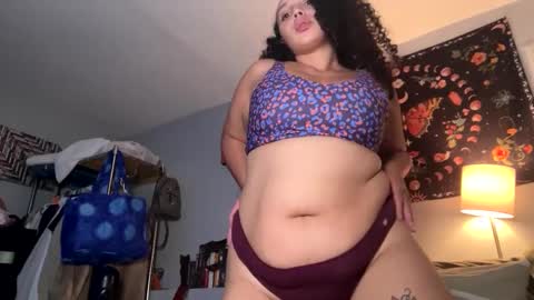 Snapshot of thickncurly88 chatting on September 2025 09:19:01 PM Thickncurly online show from September 2025 09:19:01 PM