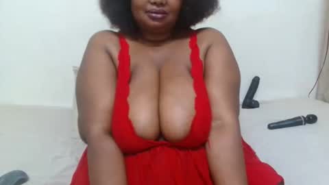 Snapshot of thicksexymellons chatting on February 2026 10:39:02 PM Pat online show from February 2026 10:39:02 PM