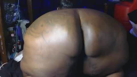 Thickumzz41 online show from February 2026 01:23:02 AM