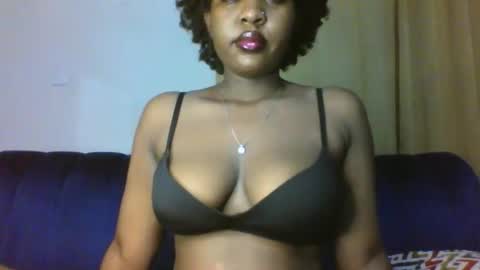 Snapshot of thickyannah2 chatting on November 2025 01:05:02 AM thickyannah online show from November 2025 01:05:02 AM