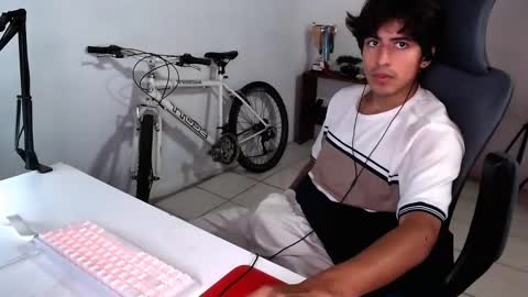 thieves_us online show from September 2025 05:12:02 PM