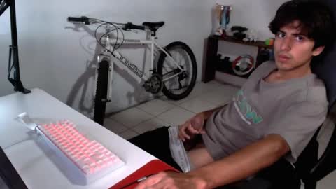 thieves_us online show from September 2025 10:45:01 PM