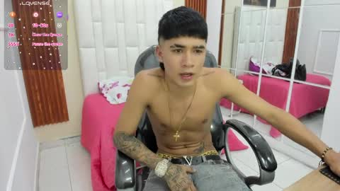 Snapshot of thiiago_collins chatting on April 2026 10:18:01 PM THIAGO COLLINS online show from April 2026 10:18:01 PM