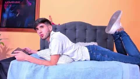 Thiiago online show from December 2024 04:05:02 PM