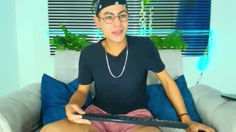 Thiago Saenzz online show from February 2026 02:44:01 PM