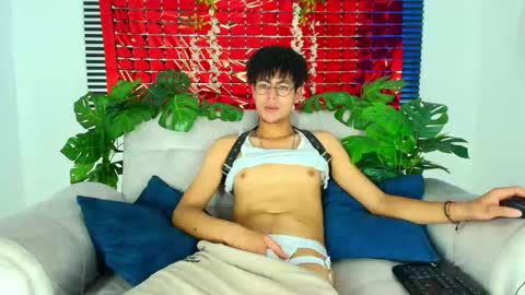 Thiago Saenzz online show from February 2026 03:53:01 PM