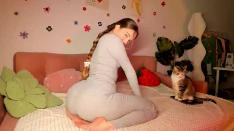 Amelia  shows on mondays fridays and sundays  if anything changes im giving updates on my fansly  online show from September 2025 04:22:02 PM