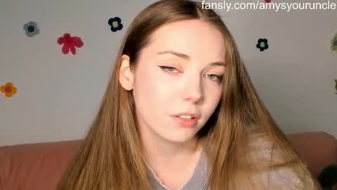 Snapshot of thisisamelia chatting on April 2026 04:27:02 PM Amelia shows on mondays fridays and sundays if anything changes im giving updates on my fansly online show from April 2026 04:27:02 PM