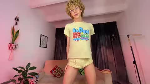 Snapshot of thisisdamiano chatting on June 2026 10:01:01 PM Damiano online show from June 2026 10:01:01 PM