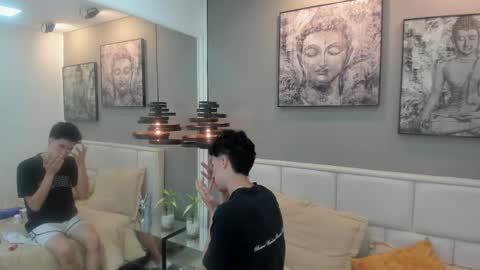 Snapshot of thom_ames chatting on April 2026 11:43:01 AM Thom online show from April 2026 11:43:01 AM