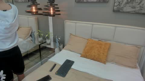 Snapshot of thom_ames chatting on April 2026 11:37:01 AM Thom online show from April 2026 11:37:01 AM