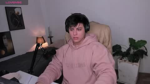 Snapshot of thom_ohtani chatting on November 2025 03:16:02 AM thom_ohtani online show from November 2025 03:16:02 AM