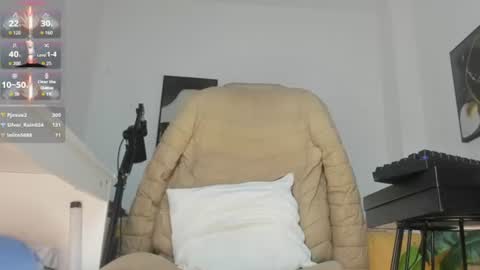 Snapshot of thom_ohtani chatting on July 2026 06:39:02 AM thom_ohtani online show from July 2026 06:39:02 AM