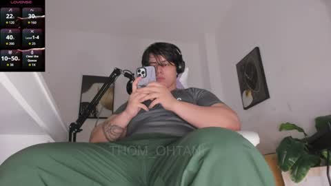 Snapshot of thom_ohtani chatting on July 2026 04:38:02 AM thom_ohtani online show from July 2026 04:38:02 AM