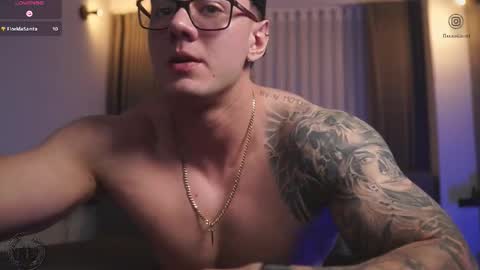 Snapshot of thomas_falcon1 chatting on November 2025 02:46:02 AM Thomas Falcon online show from November 2025 02:46:02 AM