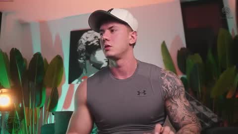 Snapshot of thomas_falcon1 chatting on November 2025 01:03:02 AM Thomas Falcon online show from November 2025 01:03:02 AM