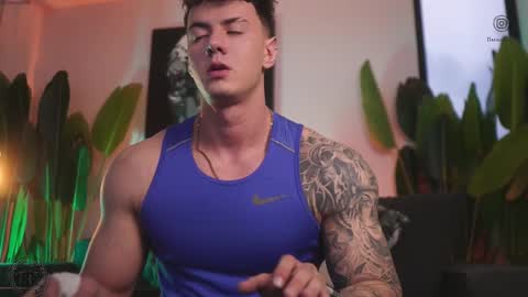 Snapshot of thomas_falcon1 chatting on November 2025 10:20:02 PM Thomas Falcon online show from November 2025 10:20:02 PM