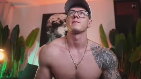 Snapshot of thomas_falcon1 chatting on November 2025 12:46:01 AM Thomas Falcon online show from November 2025 12:46:01 AM