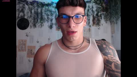 Snapshot of thomas_fuckboy chatting on January 2025 07:38:02 AM Thomas Grey online show from January 2025 07:38:02 AM