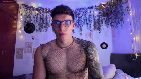 Snapshot of thomas_fuckboy chatting on January 2025 08:51:02 AM Thomas Grey online show from January 2025 08:51:02 AM