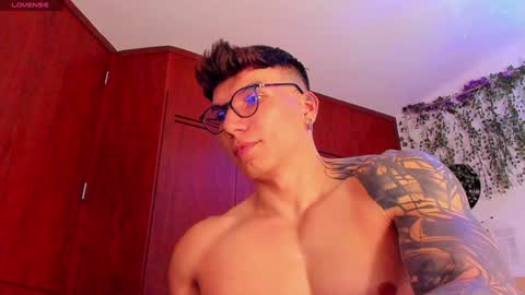 Snapshot of thomas_fuckboy chatting on February 2025 09:46:01 AM Thomas Grey online show from February 2025 09:46:01 AM