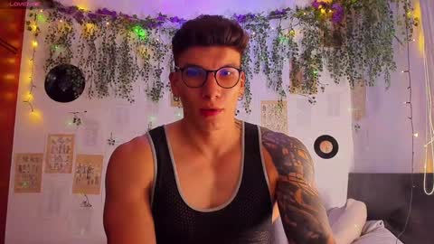 Snapshot of thomas_fuckboy chatting on February 2025 03:32:02 AM Thomas Grey online show from February 2025 03:32:02 AM