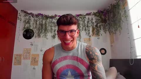 Snapshot of thomas_fuckboy chatting on February 2025 08:42:01 PM Thomas Grey online show from February 2025 08:42:01 PM