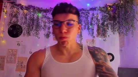 Snapshot of thomas_fuckboy chatting on February 2025 10:18:01 PM Thomas Grey online show from February 2025 10:18:01 PM