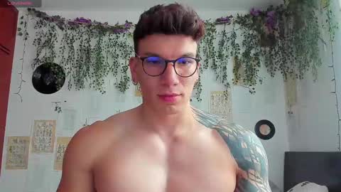 Snapshot of thomas_fuckboy chatting on February 2025 10:04:02 PM Thomas Grey online show from February 2025 10:04:02 PM