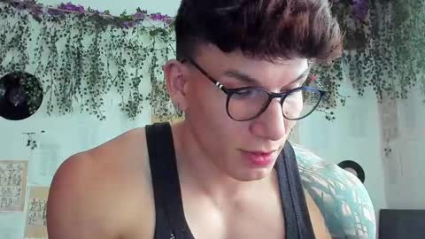 Snapshot of thomas_fuckboy chatting on February 2025 10:33:01 PM Thomas Grey online show from February 2025 10:33:01 PM