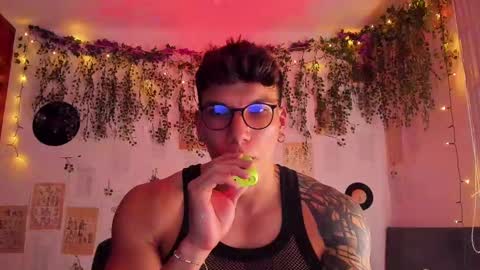 Snapshot of thomas_fuckboy chatting on February 2025 01:34:01 AM Thomas Grey online show from February 2025 01:34:01 AM